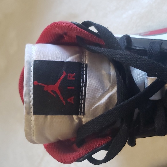 Nike Air Jordans 1 - Picture 3 of 10